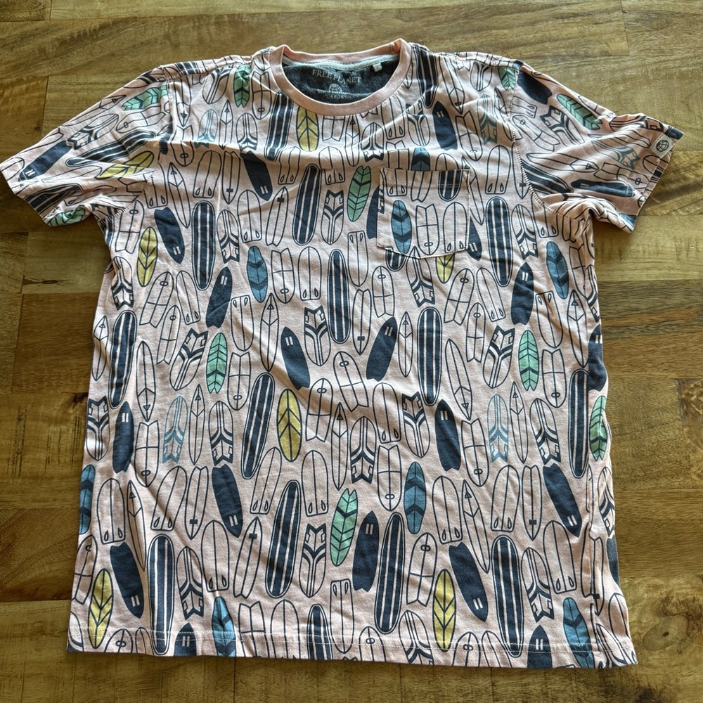 Free Planet Multicolor Feather Pattern Tee - Picture 2 of 3